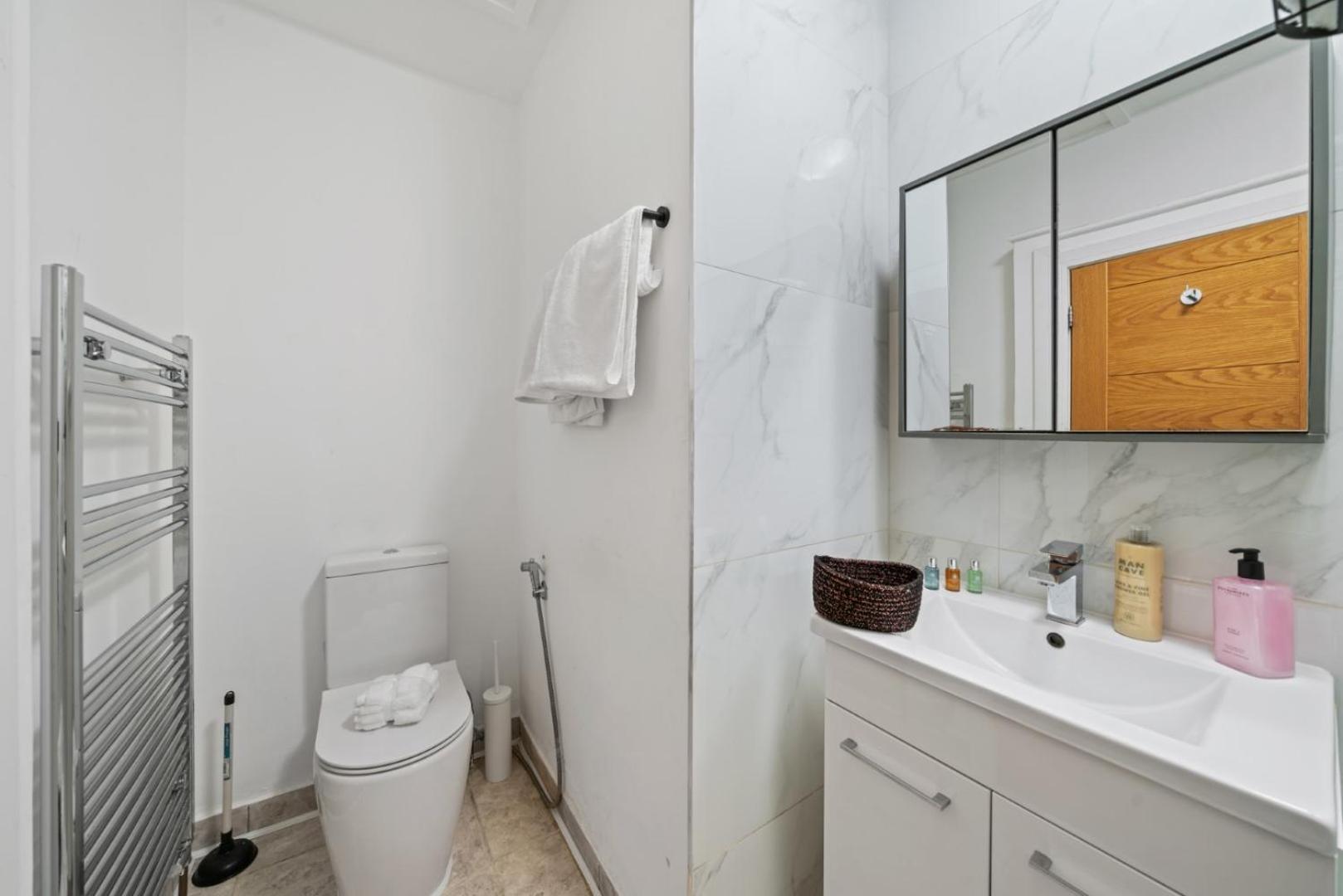 Spacious Studio Apartment On Oxford Street 9Gc Londres Extérieur photo